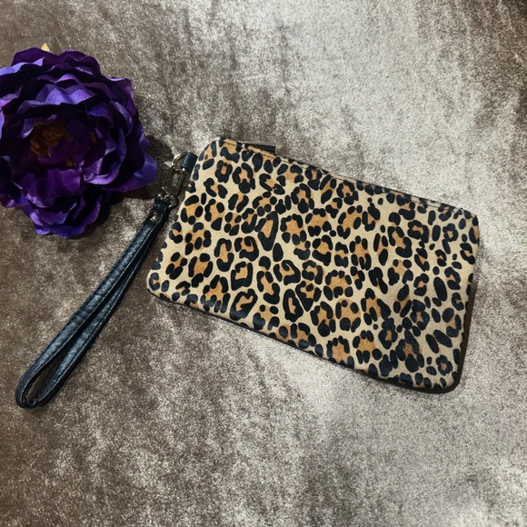 EXPRESS Leather Animal Print Wristlet Bag - Picture 6 of 11
